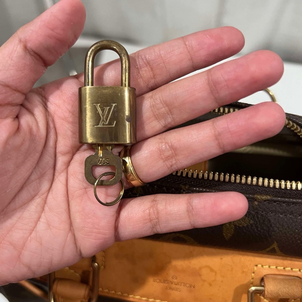 Louis Vuitton Deauville Bag Authentic Preloved Iconic Design Monogram Canvas - Picture 16 of 16